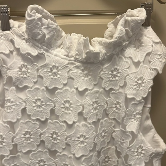 Size L Umgee women’s  whisper white lace top - Picture 3 of 10